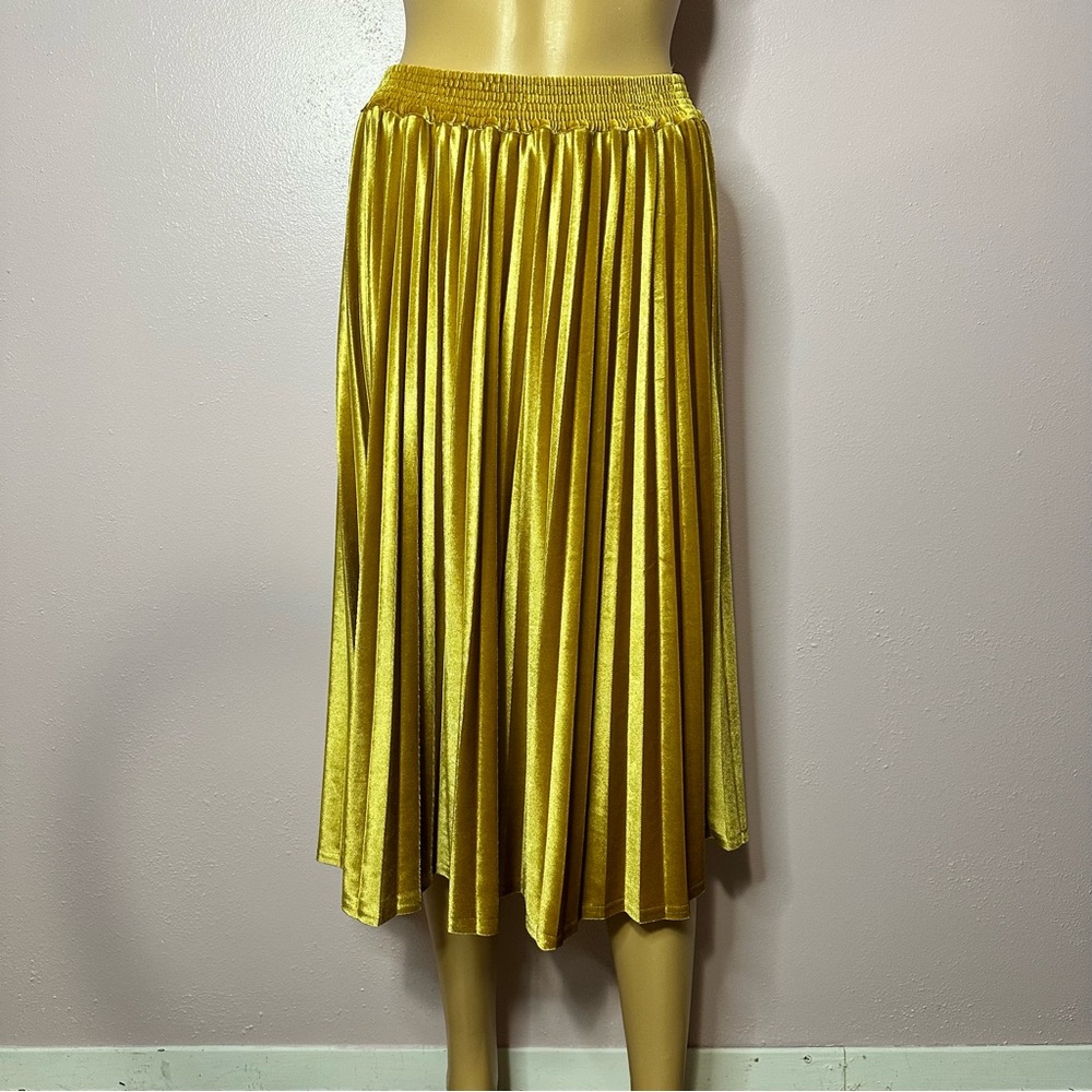 women’s mustard yellow/gold  accordion pleated skirt size Small